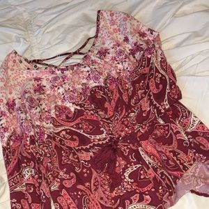 Hollister shirt! Size S 🌺